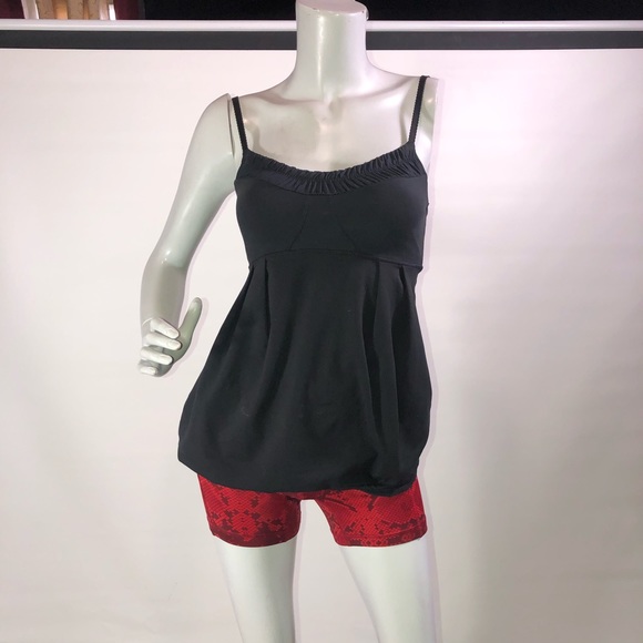 Lululemon athletica - Picture 1 of 6